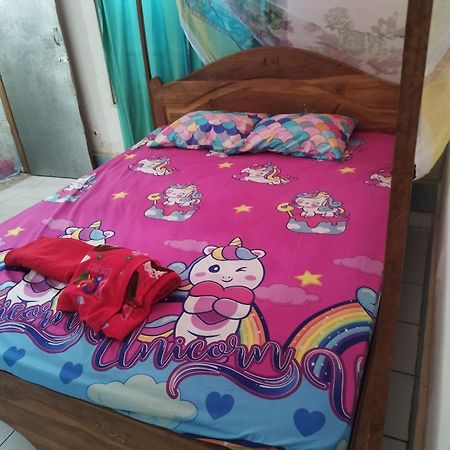 Agus Family Homestay Labuan Bajo Exterior photo