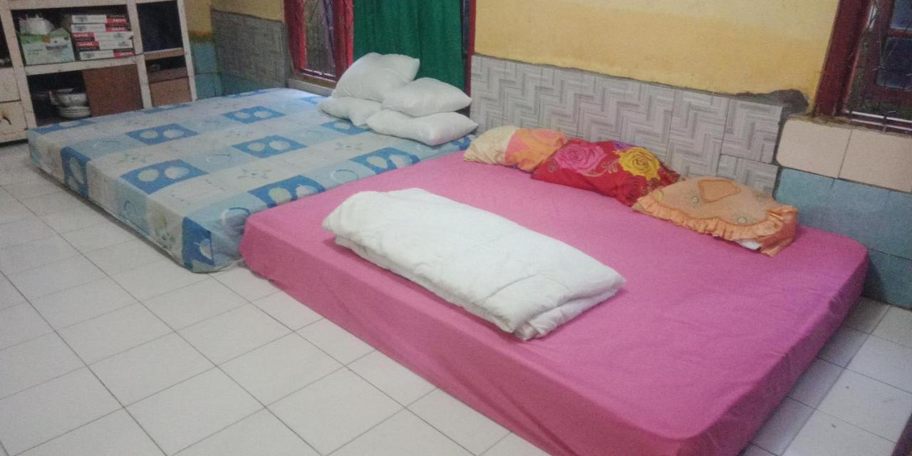 Agus Family Homestay Labuan Bajo Exterior photo