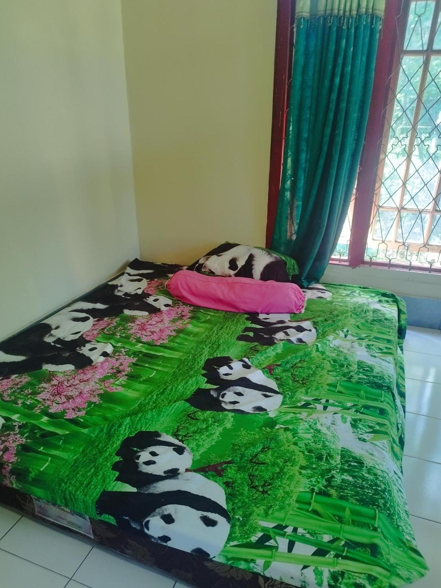 Agus Family Homestay Labuan Bajo Exterior photo